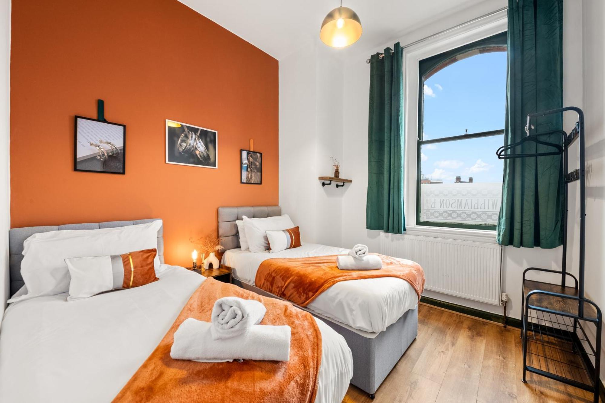 Spacious Birmingham City Apartment Екстер'єр фото