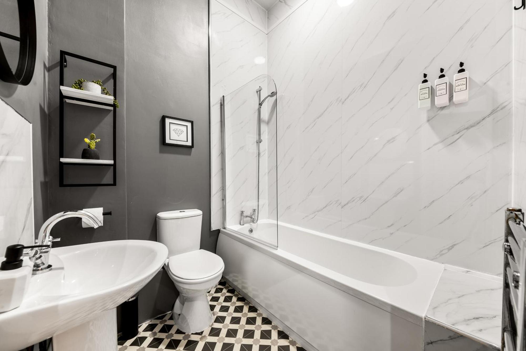 Spacious Birmingham City Apartment Екстер'єр фото
