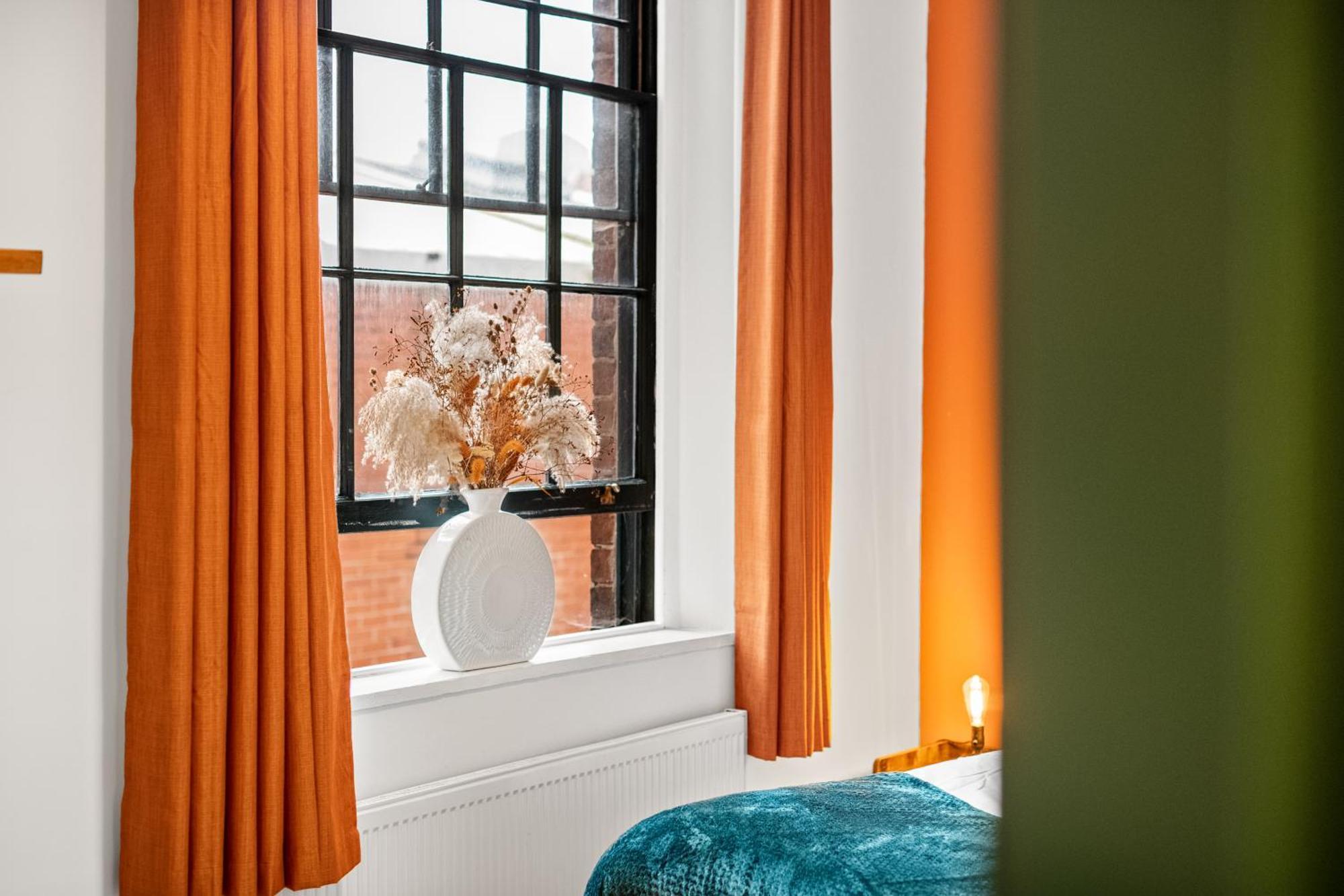 Spacious Birmingham City Apartment Екстер'єр фото